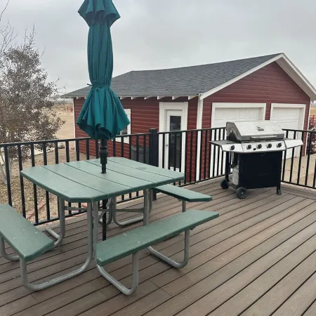 Adorable Farmhouse within steps of Double Check Arena!