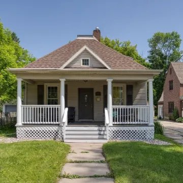 ♥ Cozy historic 3BR w/ bridge view! Sleeps 7 ♥