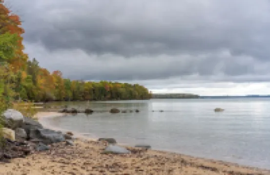 Little Dipper - Cozy Cottage on 400 Feet of Shared Lake Frontage