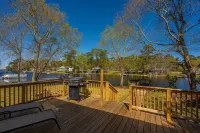 Jewel on the Lake - Relaxing Lakefront Home