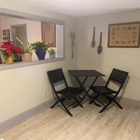 Cute Home in Downtown Florence - 4 BR, 2 BA, WiFi, Pet Friendly!