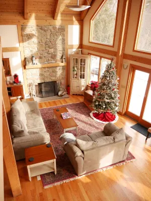Cozy Valley View Post & Beam Villa!