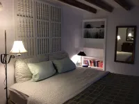 Private Guest Quarters - Cozy 1 BR/1 BA apartment on Historic 2-acre estate