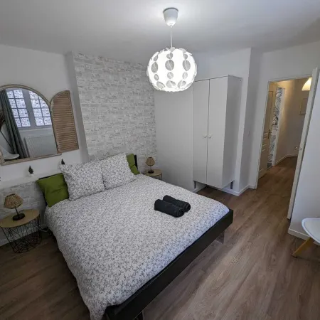 En Hypercentre, au Calme, Avec Cour Privative Aménagée, Appartement Rénové