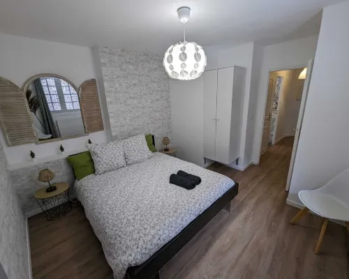 En Hypercentre, au Calme, Avec Cour Privative Aménagée, Appartement Rénové Hotels in Arras