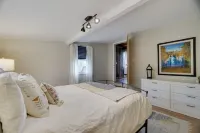 Cozy and Modern Poconos Cabin close to Skytop and Lake Wallenpaupack!