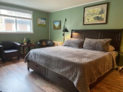 Spacious 3 Bedroom, 2 Bath Apartment-historic Jim Thorpe, large patio & balcony