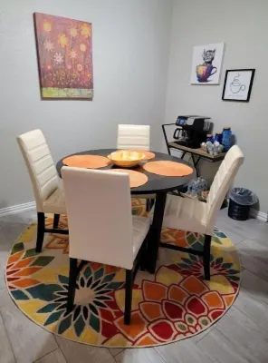 Cozy Condo near restaurants and shopping. Hotels near KAY Jewelers