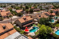 😎🏜️ <br>NEW Beautiful Relaxed Elegant Retreat.2330 sf 4b3b.