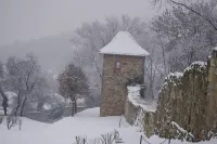 125m² vacation apartment below the castle, with a view over the Harz foreland Hotels in Blankenburg