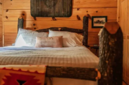 Wahoo Cabin - Table Rock, Jones Gap, Caesar’s Head, Pretty Place Chapel