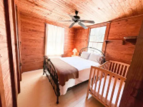 Beachfront 3bed 2bath sleeps 8. ‘25 amenity pass, linens included.