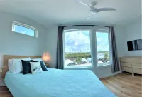 Sandy Anchor-New Modern Home, weekly discount. Boat Slip, Great Views