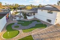 Private Resort! Heated Pool, Basketball, Bowling!