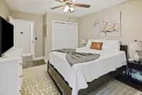Cozy Private Basement w/ Pool & Workout