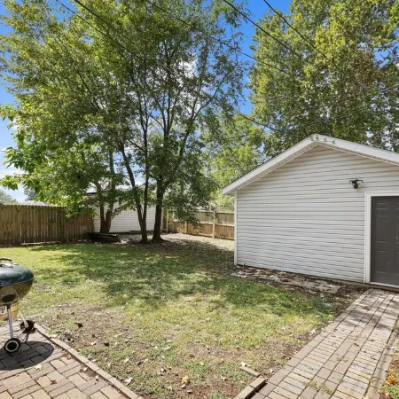 Craftsman Bungalow W/ King Beds & Stocked Kitchen.