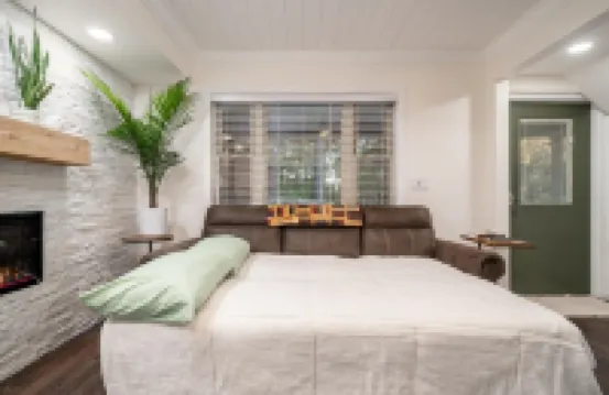 Luxury Private Downstairs Suite