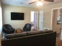 The Water House-Sleeps 10-1 Mile to Boone Pickens