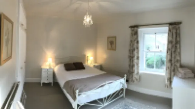 Bakewell One Bedroom Cottage In A Peaceful Location With Parking Space.