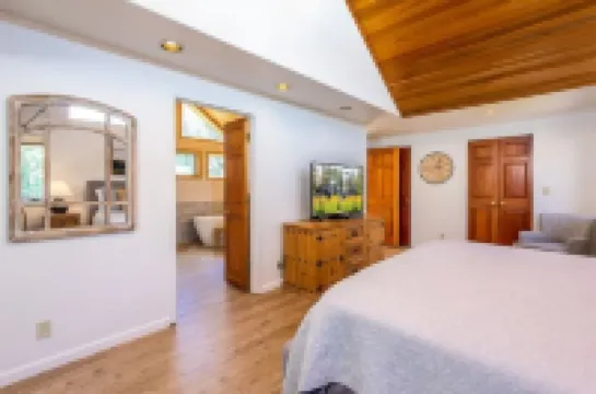 10 Sharc/Basketball ct/AC/Private Hot Tub+Bikes +Snow Sleds