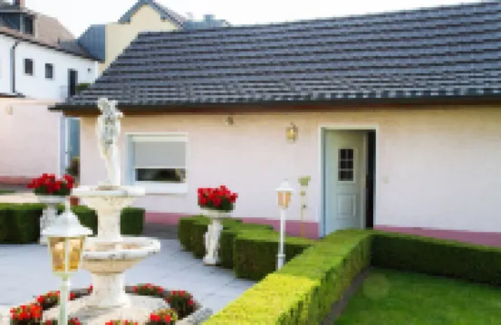 Central, quiet, vacation ambience, near Cologne Trade Fair & Mediterana