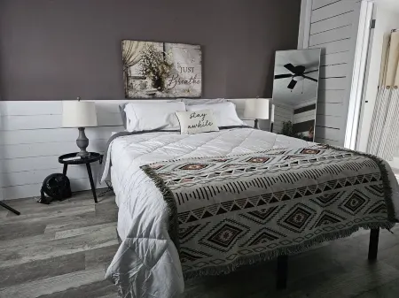 1-Bedroom Farm Stay Just 6 Minutes to Ozark National Scenic Riverways