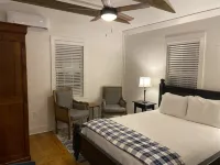 Charming & Quaint - Fully Restored Historic Cottage at Camellia Cottages - Boutique
