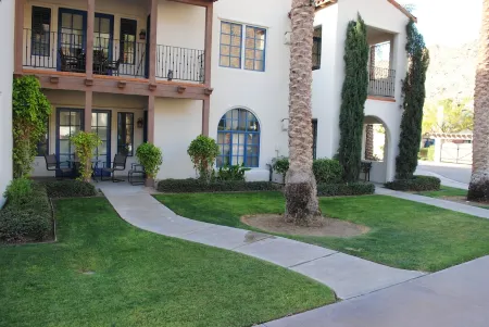 ALL 5-STAR REVIEWS! DOWNSTAIRS 2 BED / 2 BATH LEGACY VILLAS CONDO Отели рядом с достопримечательностью «Библиотека Ла Куинта»