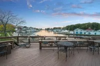 Convenient Condo On South Haven Black River