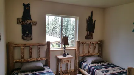 Walk to The RIVER! Brand New 3 Bed/2 Bath. W/ FIRE PIT! Отели в г. Стерлинг