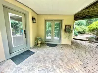 2 BR Hidden Gem with Lake Access, Pool & Hot Tub 15 Min from Lanier Islands