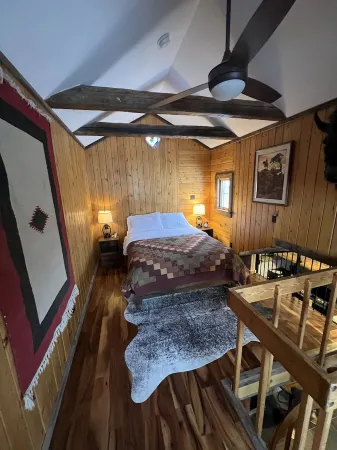 Private Custom Cabin on Yellowstone River with Breathtaking Views