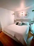 Crescent Bar Condo Near the Gorge, Boating & Golf. Sleeps 8. Amazing Pool.