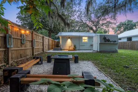 Quiet get away in a vibrant city.