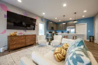 Charming Bloomington Retreat 4BR/Townhouse/Pet-Friendly! Book Now & Save!