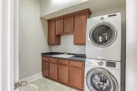 Beautiful Townhouse at De Tonti Square