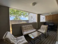 T3 Bord Canal du Midi Piscine Hotels in Homps