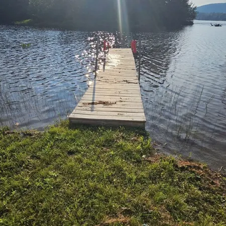 Cozy Lake Front home for Boating, fishing, winter sports, and gorgeous views,