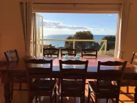 Peace, serenity & sea views - dolphins, wallabies & coastal walks