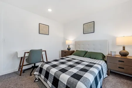 Dog Parks • Museums • Walking and Biking Trails Отели в г. Сентертон