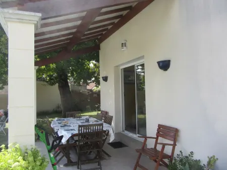 Villa Dans Impasse Tranquille à 500 m Centre Ville Saint-georges DE Didonne