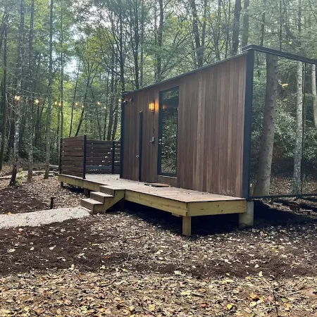 “Glass House2 - Modern Mirror Home w/ Hot-tub