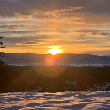 Montana cozy cabin with million $ views of Flathead Valley, 30 miles to Glacier