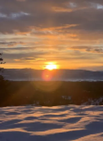 Montana cozy cabin with million $ views of Flathead Valley, 30 miles to Glacier