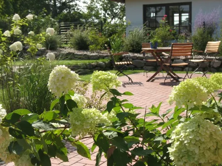 Beautiful new holiday home with a large garden