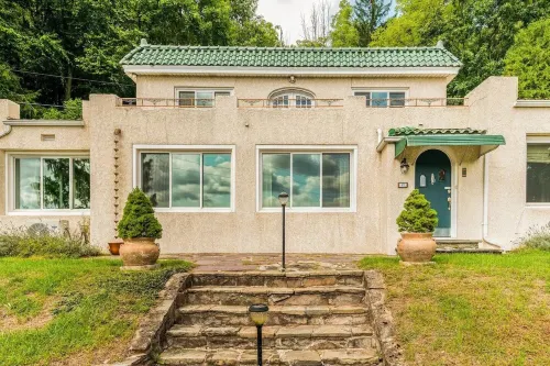 The Jeweler's Villa, HOT TUB!