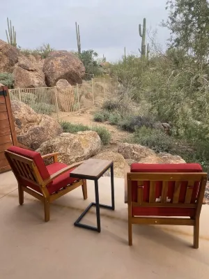 10 Minute Walk to Downtown Cave Creek Restaurants, Night Life and Shops Hotels near Retablo