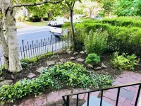 Historic Geneva Row House near Hobart William Smith Colleges and Linden Street. 杰尼瓦酒店