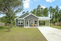 Blissful Coast Escape—Seaside Charm, Tons of Extras + Close to Everything!