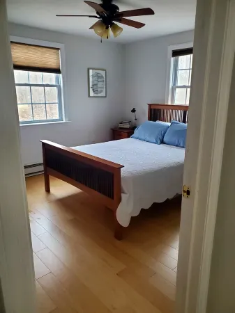 Cozy & Warm Getaway Cottage in Beach Community